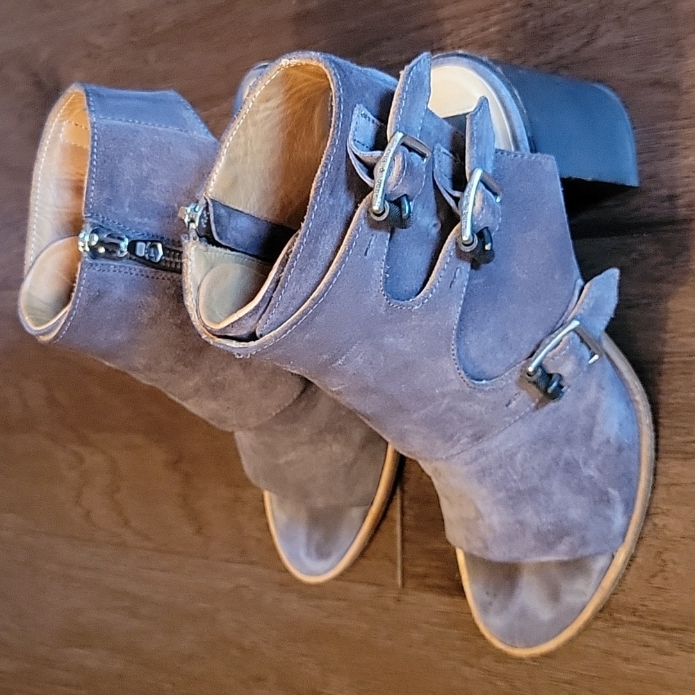 Rag and Bone Suede sandals - Picture 2 of 6
